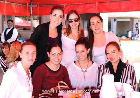 21102014 Claudia, Lorena, Fernanda, Titi, Jupy, Julia y Priscila.