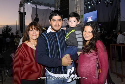 29102014 Linda, Jerry, Gonzalo y Tane.