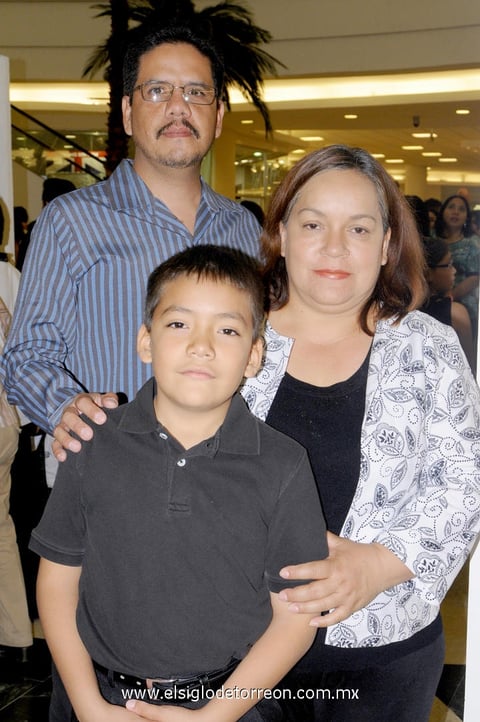 29102014 Arturo Martínez, José A. Martínez y Martha Lilia Flores.