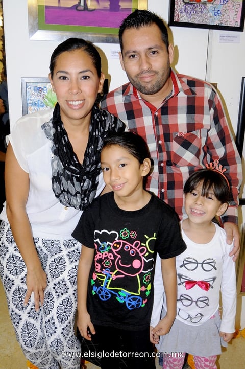 29102014 Padre Jorge Silva, Ale de la Peña y Carmen López.