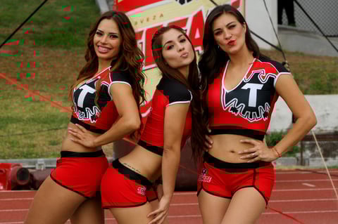 El estadio Tecnológico presumió a sus damas, reconocidas dentro de las más bellas de la República.