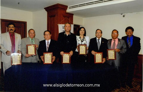 02112014 Doctores: Armando Palafox Sánchez, Norberto Chávez Duarte, Armando de Pablos Gómez, Manuel Sandoval Sotelo, Concepción Monárrez Gamiz, Emilio Giacomán Murra, Juan Pablo Espinoza Ramírez y Alberto Aguilar Morales.- Annel Sotomayor Fotografía