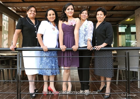 02112014 La futura esposa en compañía de sus tías Aurora, Elizabeth, Irene Abigail y Guadalupe Martínez Lomas.