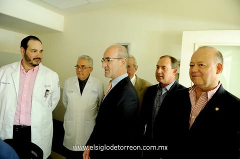 05112014 En el recorrido de las instalaciones del Sanatorio Español.