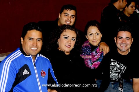10112014 Jorge, Elizabeth, Jessica, 'Yayito' y Jesús.