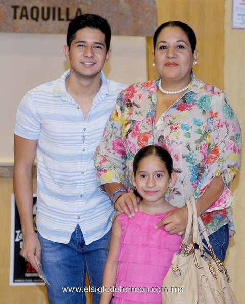 10112014 Minerva y Roberto.