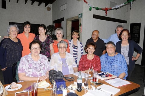 08112014 DE FIESTA.  Flor Mireya Urbina Rodríguez celebrando su cumpleaños.