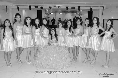09112014 Nadia Viridiana García Ávila celebró sus quince acompañada de sus damitas: Nancy, Janeth, Vianey, Vanessa, Bárbara, Mariangel, Jaqueline, Claudia, Karen, Nancy, Dulce y Alondra.- Annel Sotomayor Fotografía