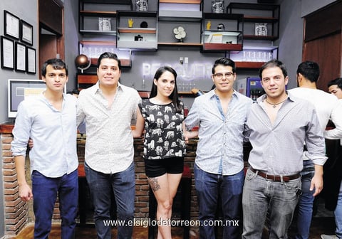 08112014 EN SU LUGAR FAVORITO.  Víctor, Paco, Albetza, Jorge y Juan.