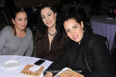 11112014 Fernanda, Cori y María Elena.
