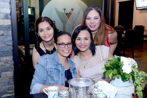 11112014 Katia, Lydia, Nadia y Mayela.