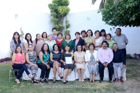 12112014 APAGA SEIS VELITAS.  Claudia Paola Ruiz del Río tuvo una alegre fiesta infantil que le organizaron sus papás, Eduardo Ruiz Gutiérrez y Patricia del Río de Ruiz.