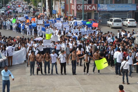 Todos los alumnos tenían un objetivo en común: pedir justicia para los 43 normalistas desaparecidos de Ayotzinapa.