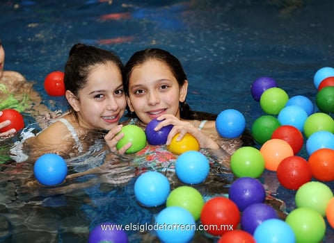 17112014 Oly y Ángela.