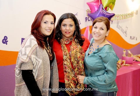 15112014 Alejandra, Gaby y Ana Laura.