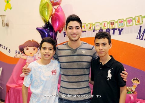 15112014 Gustavo, René y Carlos.