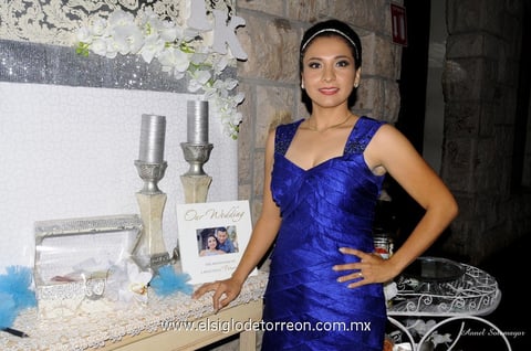 23112014 La futura contrayente disfrutó de un grato día en compañía de familiares y amigas.