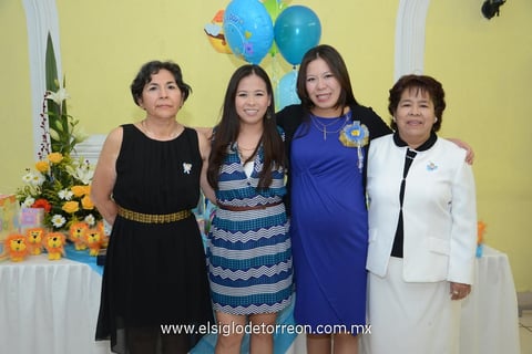 24112014 TARDE DE CANASTILLA.  Yolanda Fomuy Woo Muñoz pronto será mamá, por lo que Lulú Muñoz, Paty Mijares, Laura Woo y Luisa Woo le ofrecieron una agradable recepción.