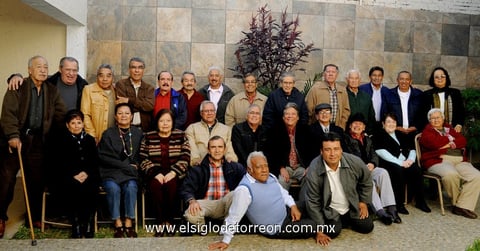 25112014 REUNIóN ANUAL.  Integrantes de la generación 55 - 60' de la PVC.