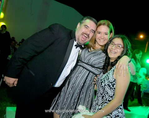 27112014 Raúl, Mague y Regina.
