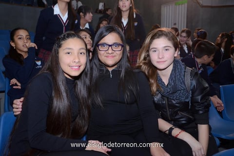 28112014 Yosselin, Karina y Juliana.