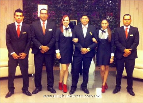 02122014 Fernando López Macías y su equipo, en pasado evento social.