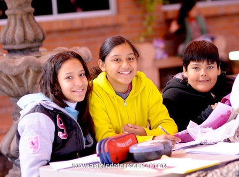 04122014 Yéssica, América y Alonso.