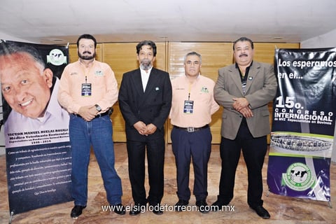 07122014 PRESENTES EN CONGRESO.  Arturo, Fernando, Ramón y Manuel.