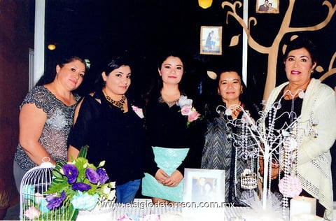 07122014 Felices se encuentran por el próximo enlace matrimonial de la Srita. Mayra, su mamá, Martina Montesinos; su hermana, Karina, y sus tías, Martha Nevárez y Luz Esthela Rodríguez.