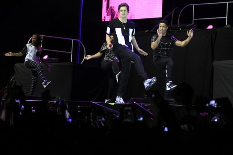 02 de octubre | Austin Mahone. Con energéticas coreografías y momentos acústicos, el cantante Austin Mahone cautivó a las miles de fanáticas que se reunieron en un recinto de la Ciudad de México.