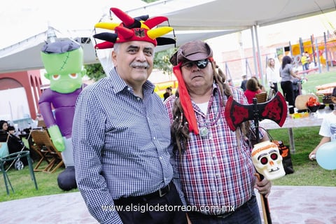 10122014 MUY DIVERTIDOS.  José Luis y Carlos.