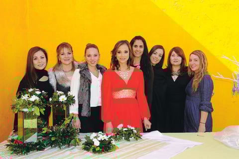 12122014 18 Divertida inauguraciÃ³n
 Laguneros estuvieron presentes  en la apertura de una nueva opciÃ³n de diversiÃ³n nocturna. 10 a un paso del altar
 Marichelo NiÃ±o de Rivera recibiÃ³ un brunch por su enlace matrimonial.  26 celebraciÃ³n por aniversario
 Familiares de Alfredo y Carmelita Lugo, los acompaÃ±aron en el festejo por un aÃ±o mÃ¡s de matrimonio.