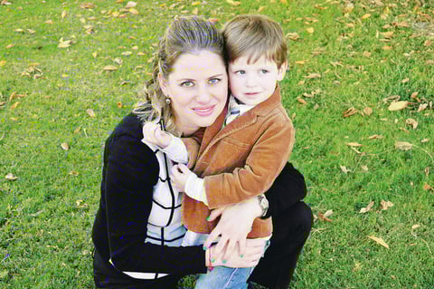 12122014 Gabriel y Keta. Enriqueta con Keta y Ketita. Katy con su hijo Fede.