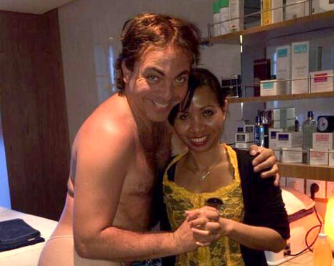 07 de enero | 'Masajito' de Cristian Castro. El cantante mexicano causó revuelo en las redes sociales al publicar una imagen en la que aparecía en tanga acompañada de la leyenda: “Masajito con saiote”.