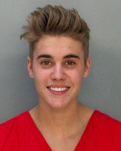 22 de enero | Detienen a Justin Bieber. El cantante canadiense fue detenido en Miami por conducir a exceso de velocidad bajo  la influencia de sustancias tóxicas.