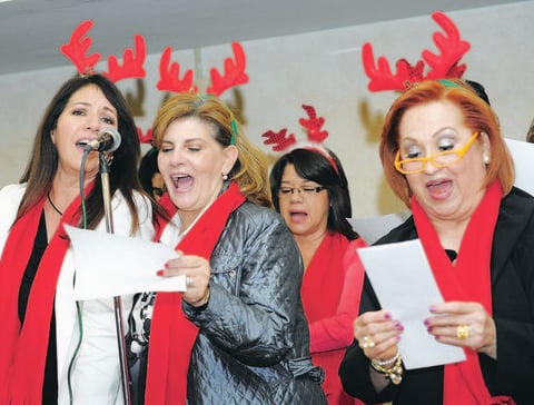 12122014 Mavisa y Lupita. Pilar y Tere. Muy divertidas.