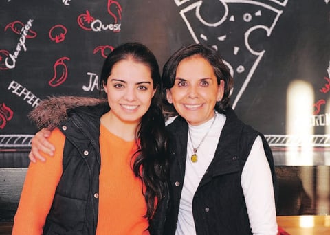 12122014 Mariana y Pecky.