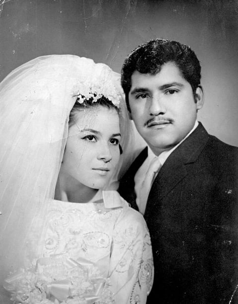 Srita. Rosario Martínez el día de su boda con el Sr. Carlos Fernández Arellano el 12 de diciembre de 1969; actualmente, celebran su 45 aniversario de bodas.