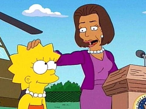 La primera dama estadounidense Michelle Obama, apareció también al lado de Lisa tratando de reconfortarla en un episodio en que sus ánimos se encontraban bajos.