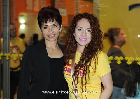 17122014 Lourdes y María Fernanda.
