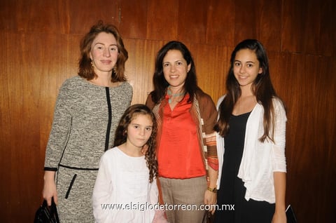 17122014 Luisa, Carolina, Gabriela y Fernanda.