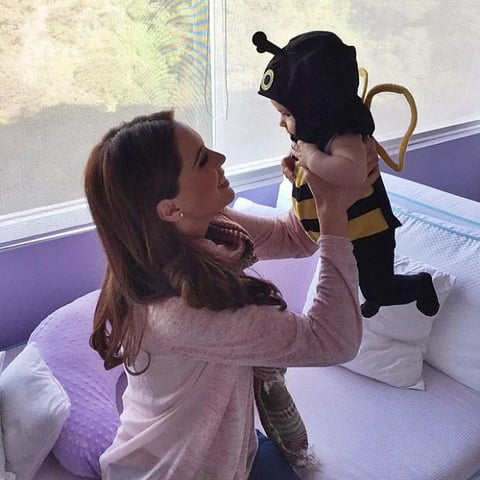 Jacky Bracamontes fue madre durante junio pasado y se ha mostrado feliz con su hija Carolina.