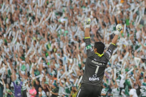 Santos venció 3-2 al Monterrey en el cual colaborando en los últimos minutos al evitar el empate de un tiro de Aldo de Nigris.