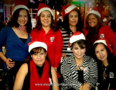 21122014 AMIGAS.  Laura, Irma, Cecy, Eunice, Tania, Gaby y Rosy.