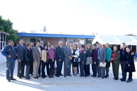 22122014 CELEBRAN 35 ANIVERSARIO.  Personal docente de reconocida universidad de la región.
