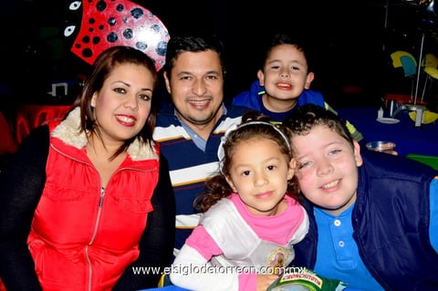 24122014 Karla y Ximena.