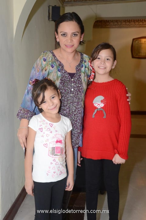 24122014 Mónica, Kathy, Gustavo, Lisa y Carmelita.