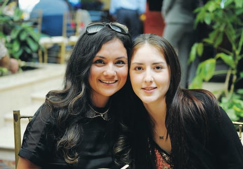 Luz Adriana y Valeria.