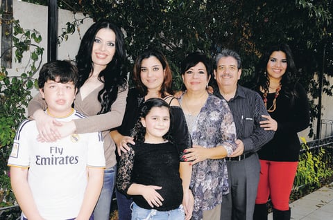 Laura Danae, Dafne, Mario, Laura Daniela, Mario y Marí­a José.