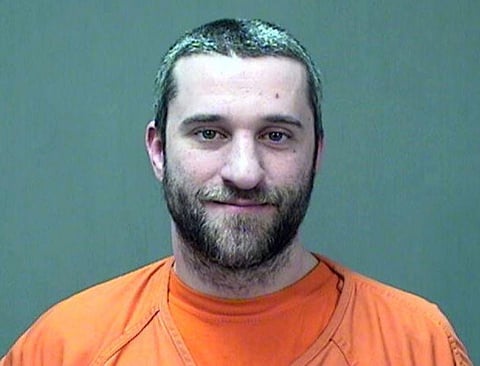 Dustin Diamond, quien interpretó a "Screech" en la popular serie de la década de 1990 Salvados por la campana, fue detenido acusado de apuñalar a un hombre en una pelea en un bar el día de Navidad.